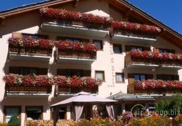 Du Soleil Hotel